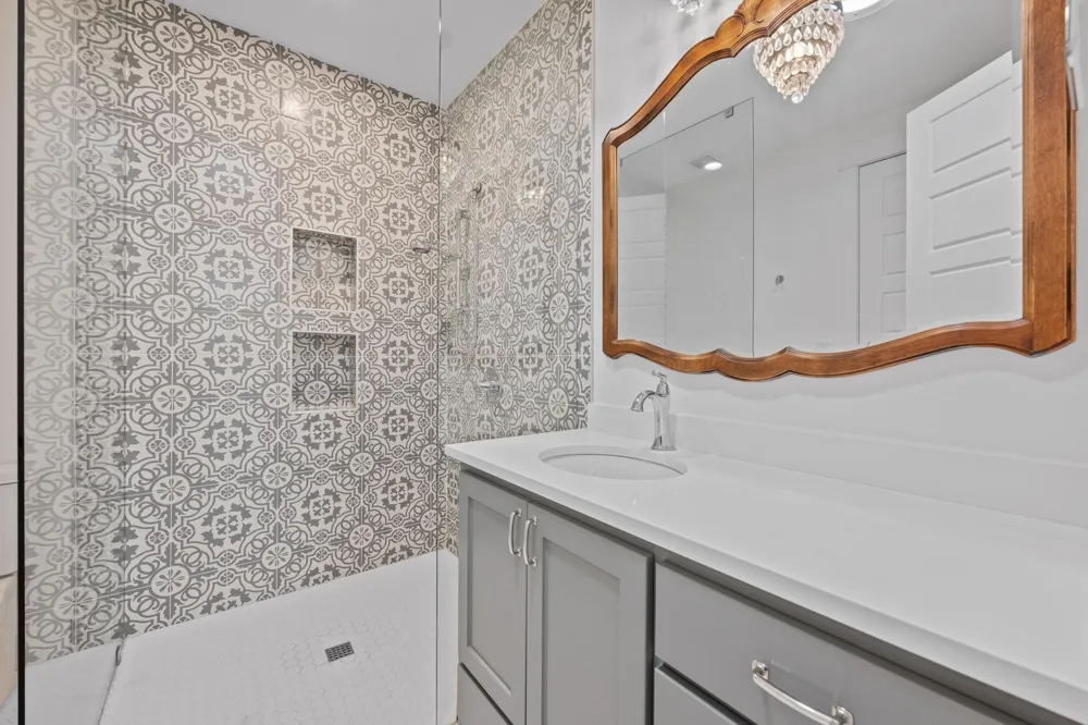 215 SANDY CREEK Cove Driftwood, TX 78619