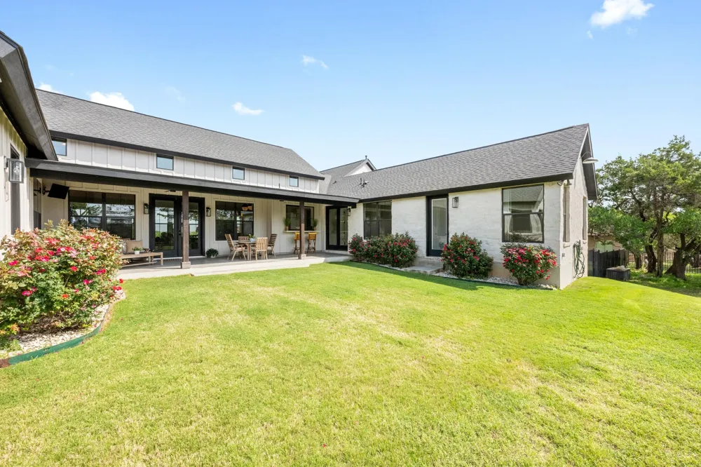 215 SANDY CREEK Cove Driftwood, TX 78619