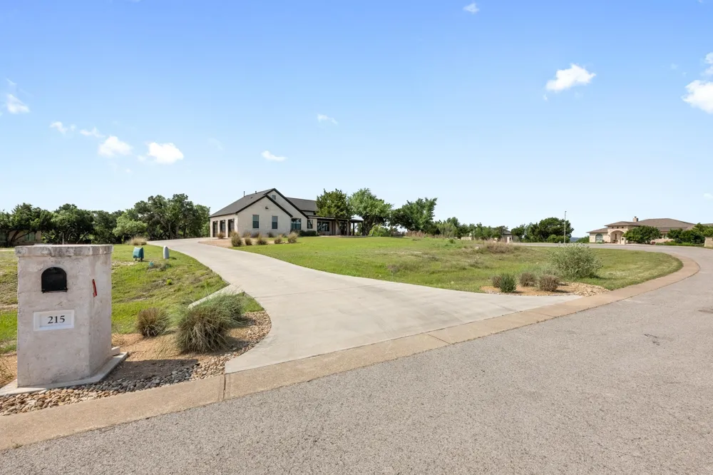 215 SANDY CREEK Cove Driftwood, TX 78619