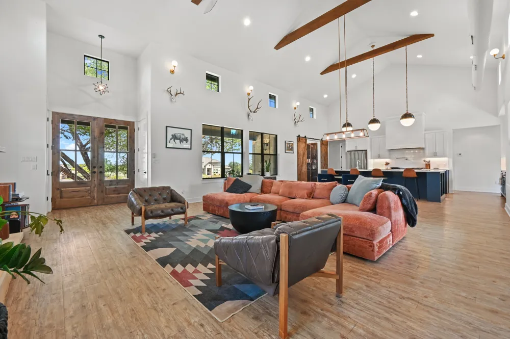 215 SANDY CREEK Cove Driftwood, TX 78619