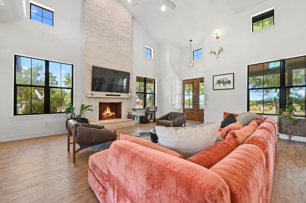 215 SANDY CREEK Cove Driftwood, TX 78619