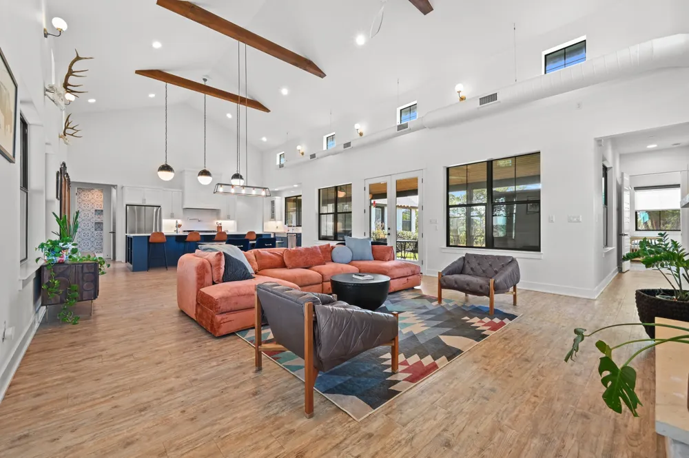 215 SANDY CREEK Cove Driftwood, TX 78619