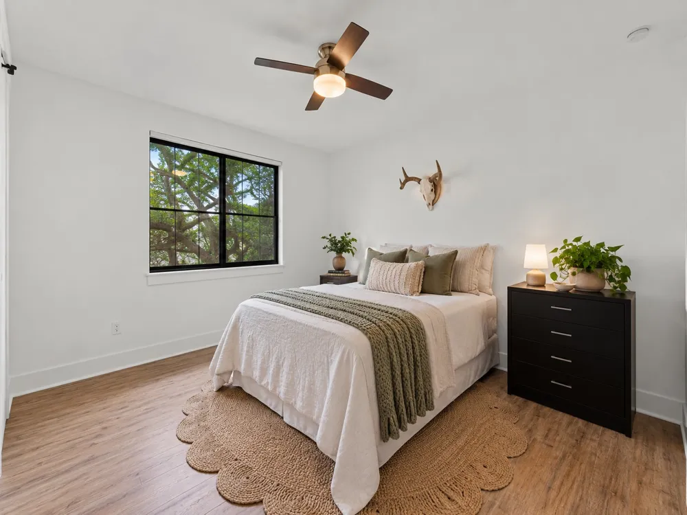 215 SANDY CREEK Cove Driftwood, TX 78619