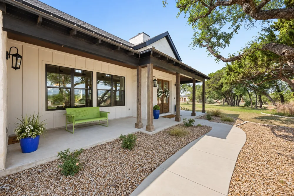 215 SANDY CREEK Cove Driftwood, TX 78619