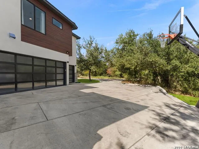 1028 Monteola Bulverde, TX 78163