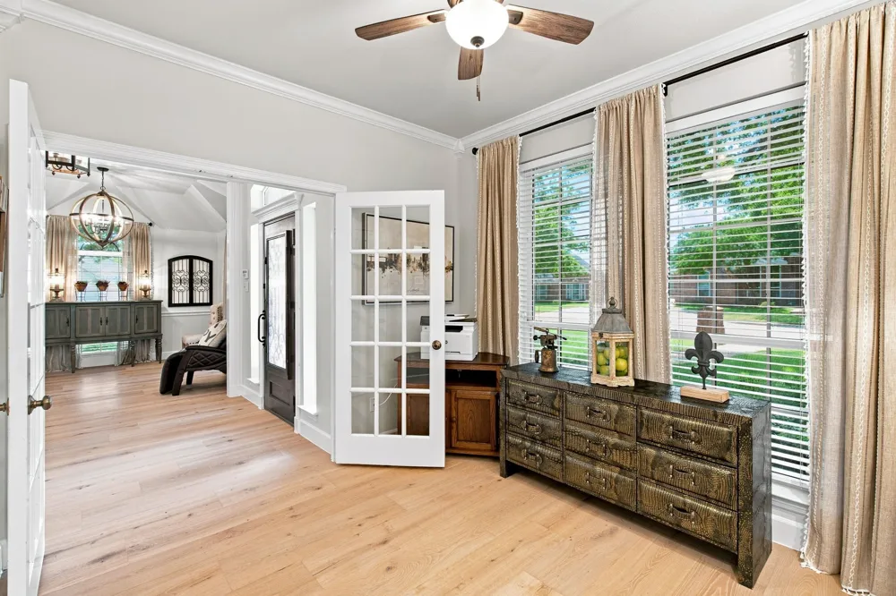 1613 Green Tree Drive Hurst, TX 76054
