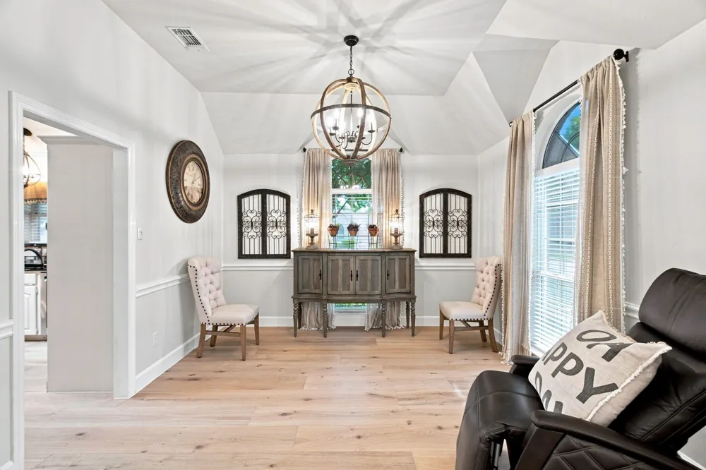 1613 Green Tree Drive Hurst, TX 76054