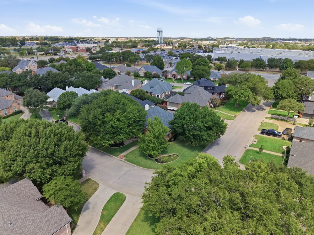 1613 Green Tree Drive Hurst, TX 76054