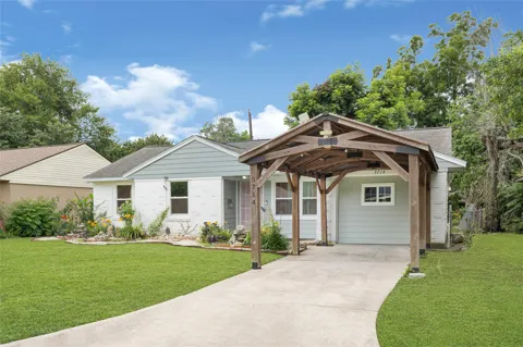 5714 Peacock Street