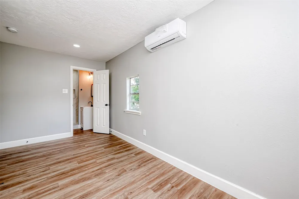 6715 Victoria Street Houston, TX 77020