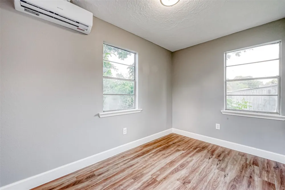 6715 Victoria Street Houston, TX 77020
