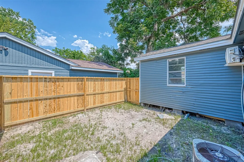 6715 Victoria Street Houston, TX 77020