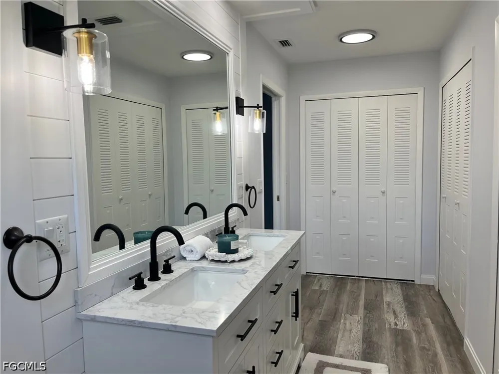 E Brandywine Circle Fort Myers, FL 33919