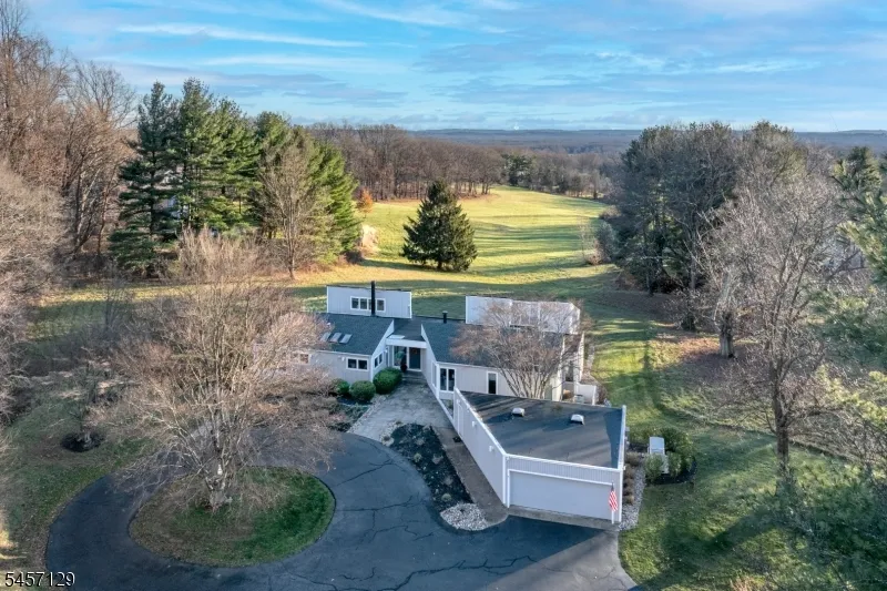 26 Gleneagles Dr Harding, NJ 07935