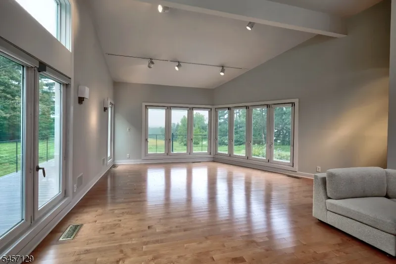 26 Gleneagles Dr Harding, NJ 07935