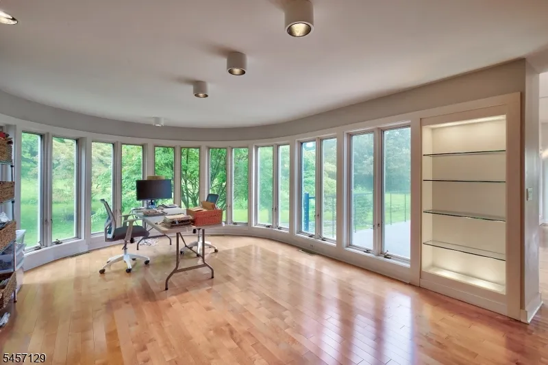 26 Gleneagles Dr Harding, NJ 07935