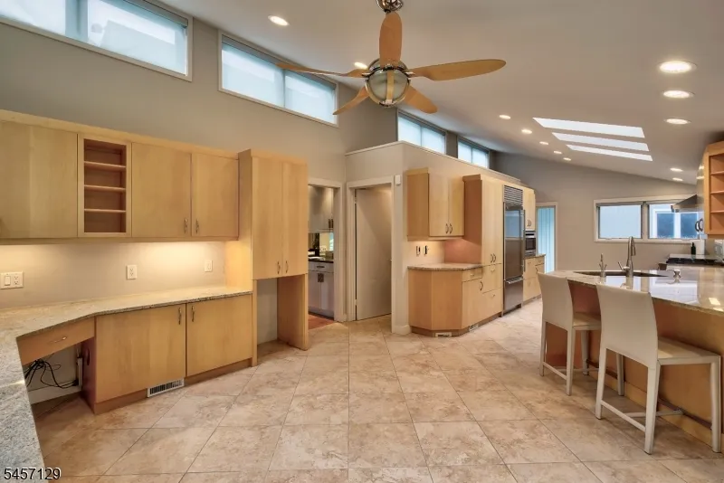 26 Gleneagles Dr Harding, NJ 07935