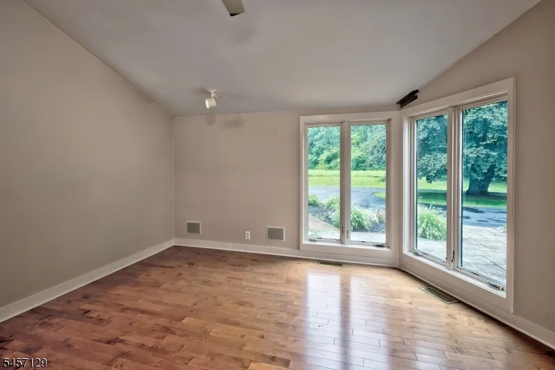 26 Gleneagles Dr Harding, NJ 07935