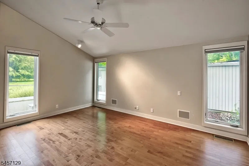 26 Gleneagles Dr Harding, NJ 07935