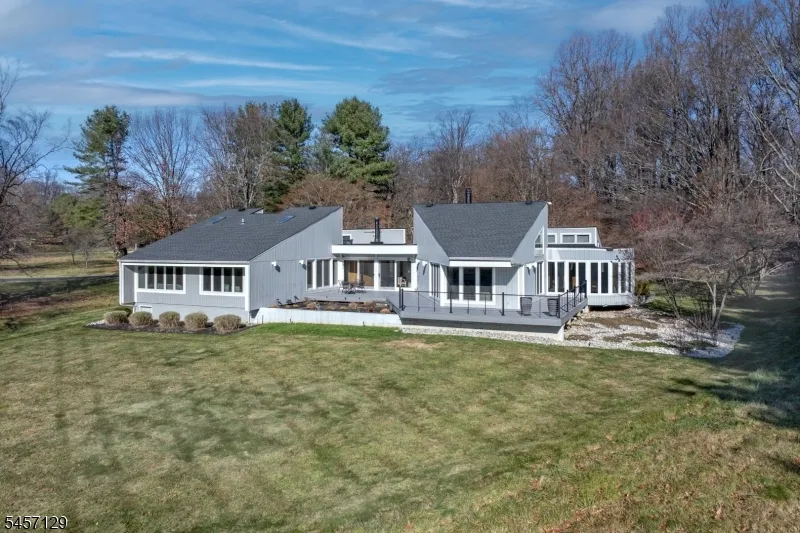 26 Gleneagles Dr Harding, NJ 07935