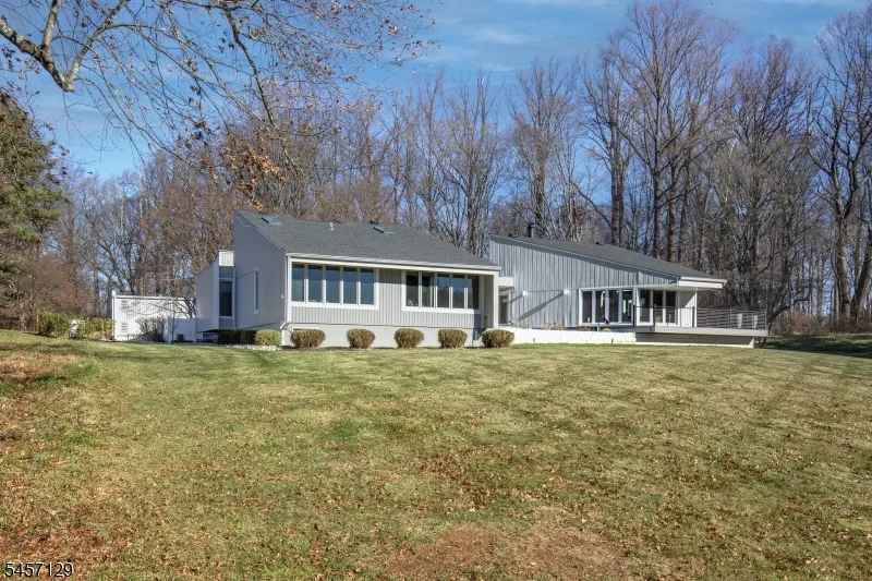 26 Gleneagles Dr Harding, NJ 07935