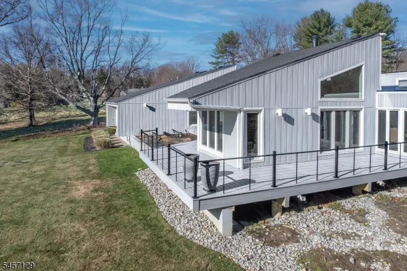 26 Gleneagles Dr Harding, NJ 07935
