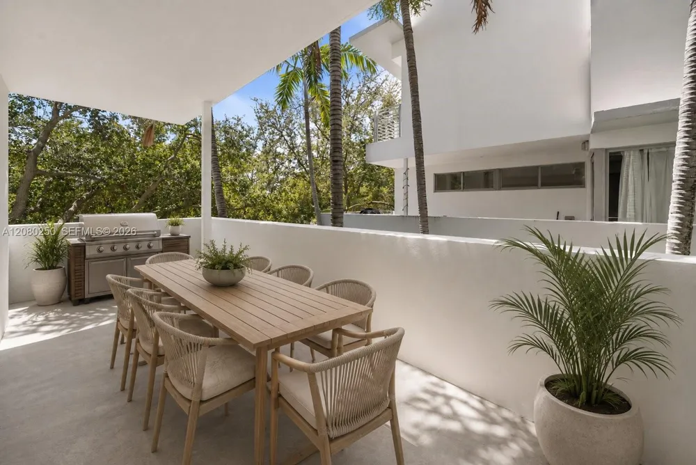 179 Shore Dr #179-6 Miami Beach, FL 33141