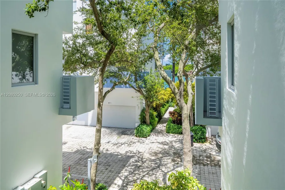 179 Shore Dr #179-6 Miami Beach, FL 33141