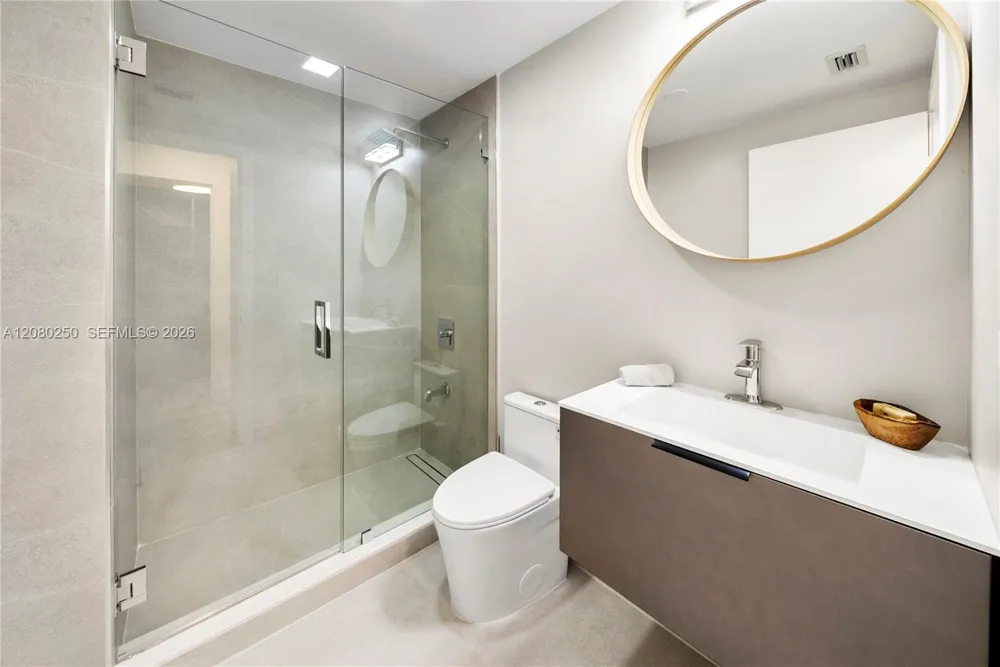 179 Shore Dr #179-6 Miami Beach, FL 33141