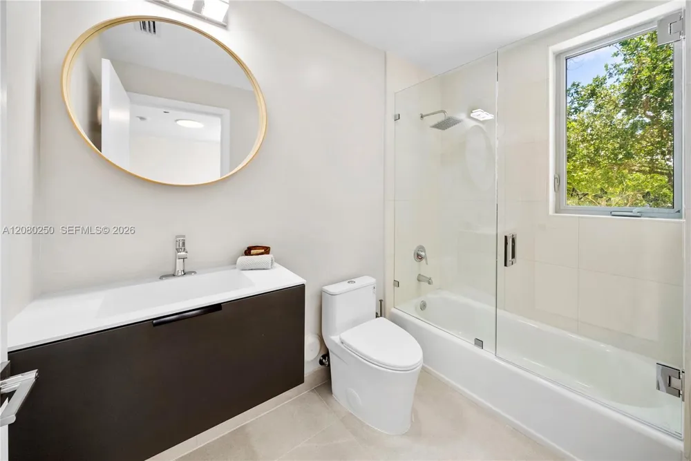 179 Shore Dr #179-6 Miami Beach, FL 33141