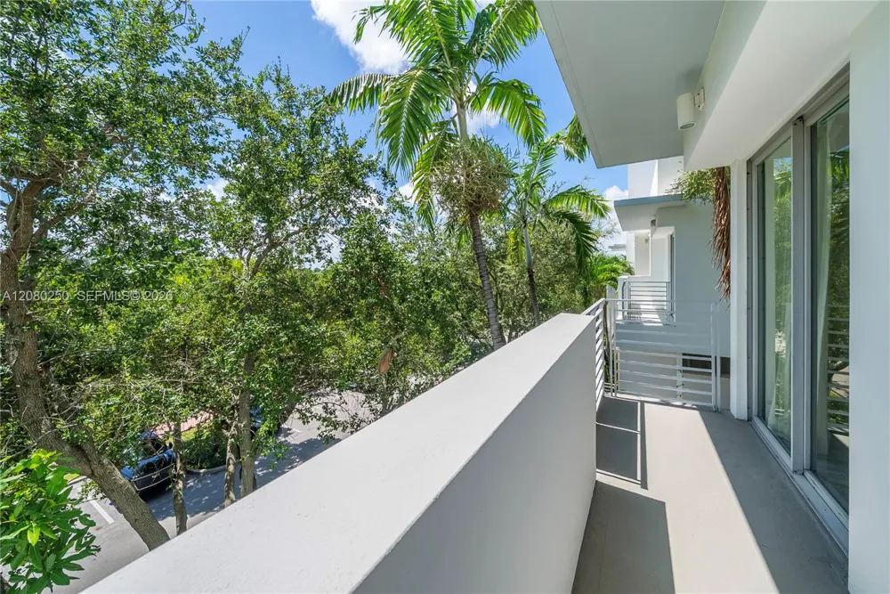 179 Shore Dr #179-6 Miami Beach, FL 33141