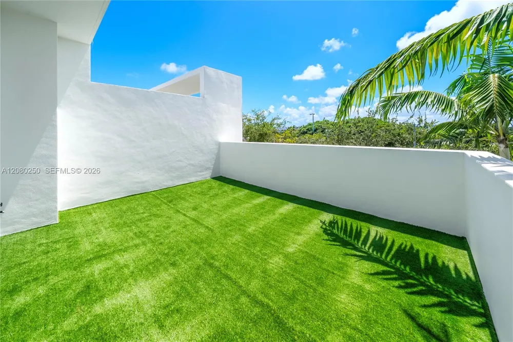 179 Shore Dr #179-6 Miami Beach, FL 33141