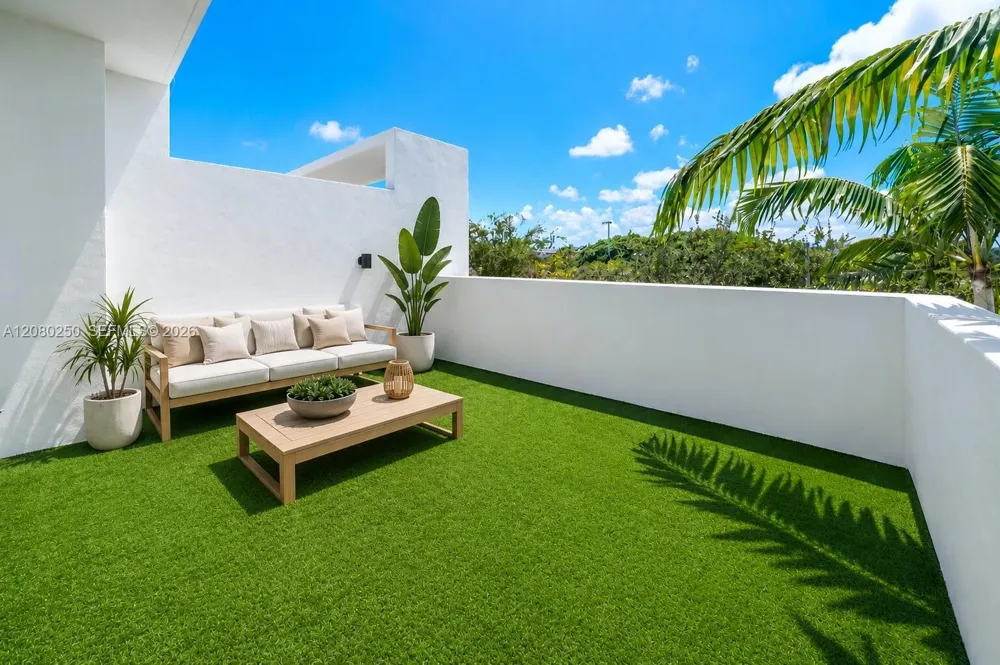 179 Shore Dr #179-6 Miami Beach, FL 33141