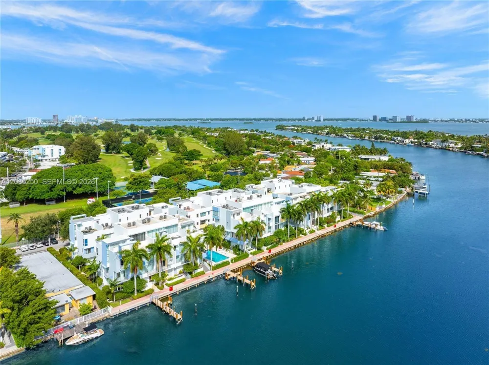 179 Shore Dr #179-6 Miami Beach, FL 33141