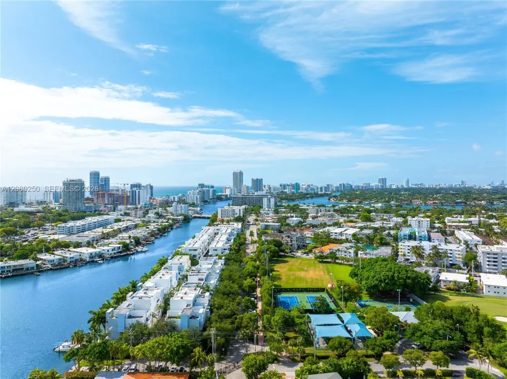 179 Shore Dr #179-6 Miami Beach, FL 33141