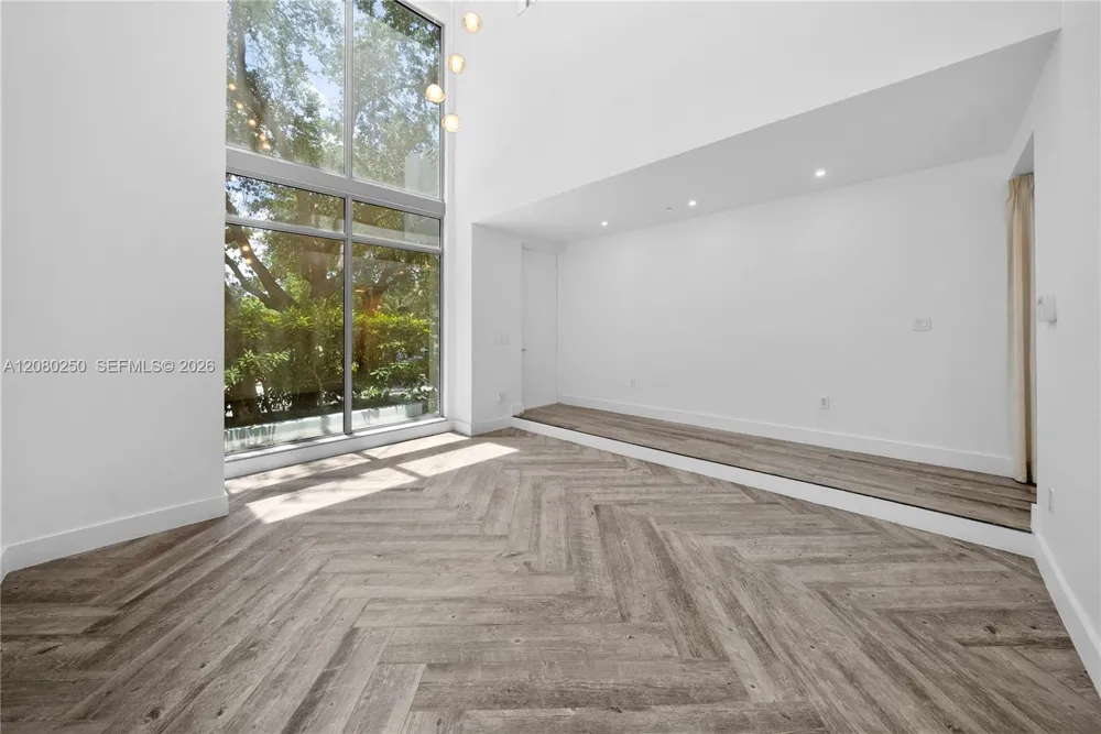 179 Shore Dr #179-6 Miami Beach, FL 33141