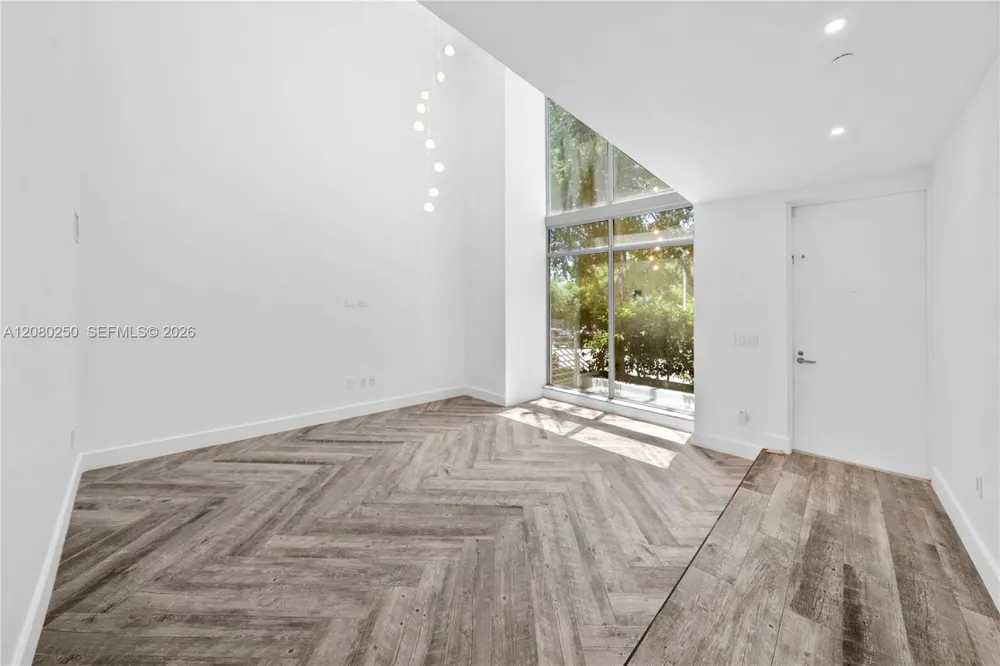 179 Shore Dr #179-6 Miami Beach, FL 33141
