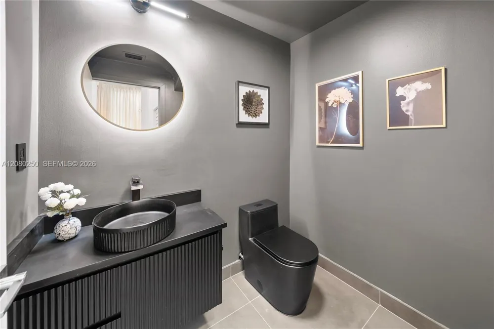 179 Shore Dr #179-6 Miami Beach, FL 33141