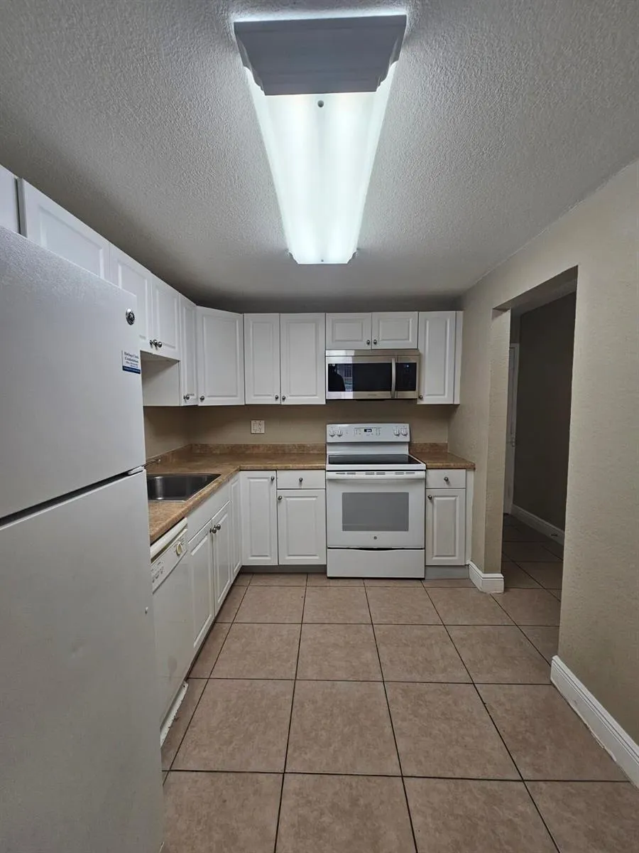 4324 NW 9TH AVENUE #6-1C Deerfield Beach, FL 33064