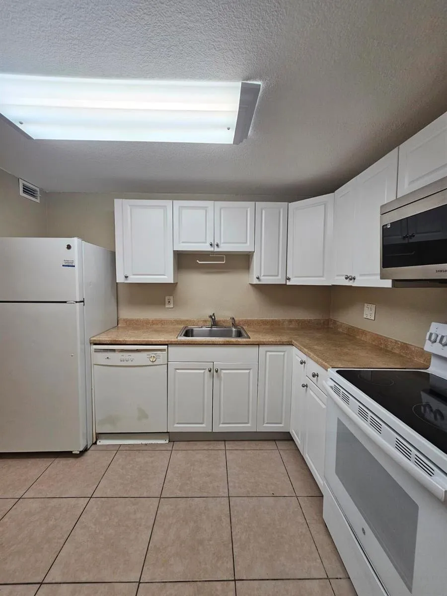 4324 NW 9TH AVENUE #6-1C Deerfield Beach, FL 33064