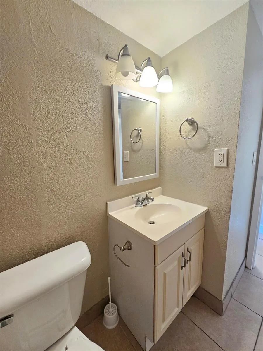 4324 NW 9TH AVENUE #6-1C Deerfield Beach, FL 33064