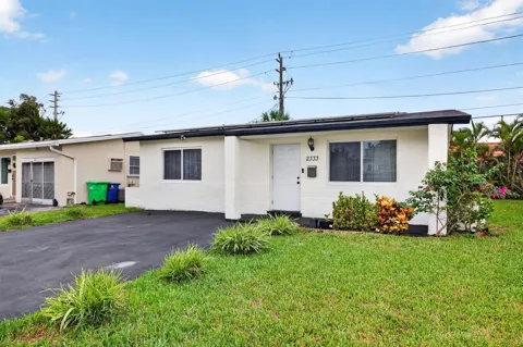 2333 NW 82ND WAY NW
