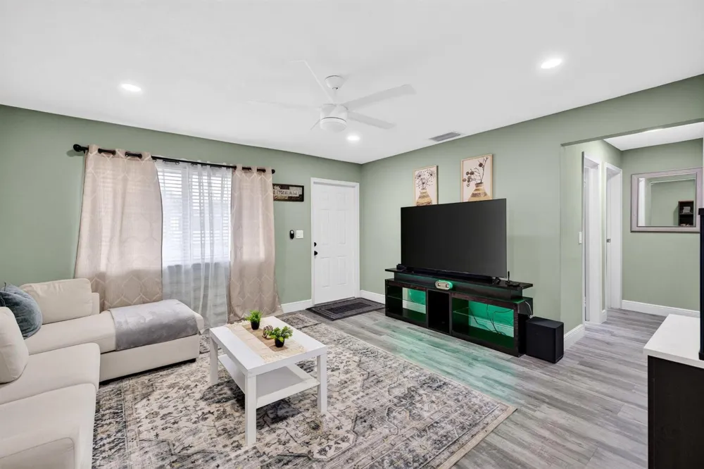 2333 NW 82ND WAY NW Sunrise, FL 33322