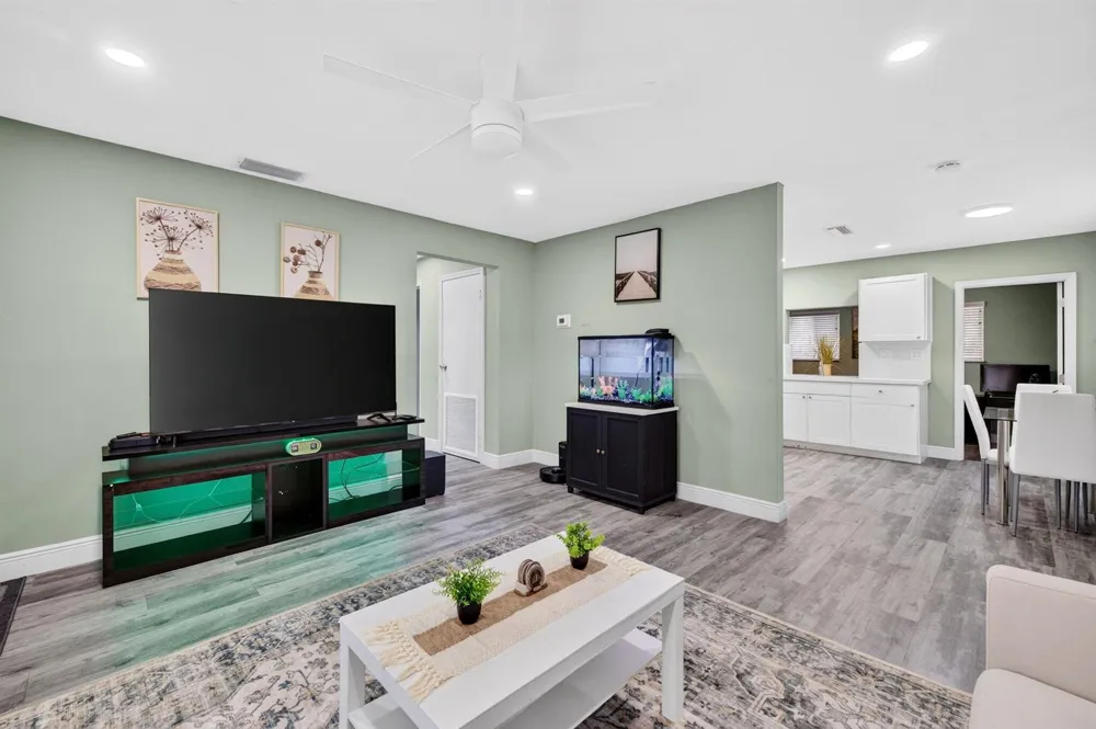 2333 NW 82ND WAY NW Sunrise, FL 33322