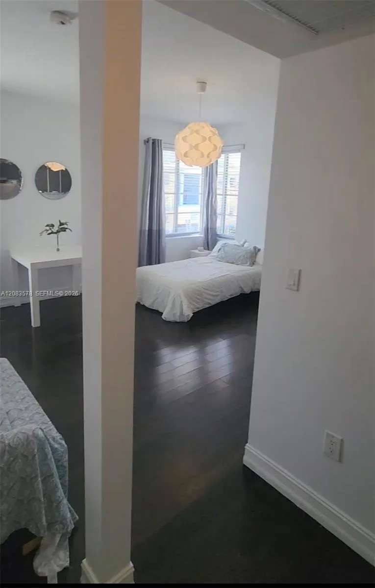 621 11th St #201 Miami Beach, FL 33139