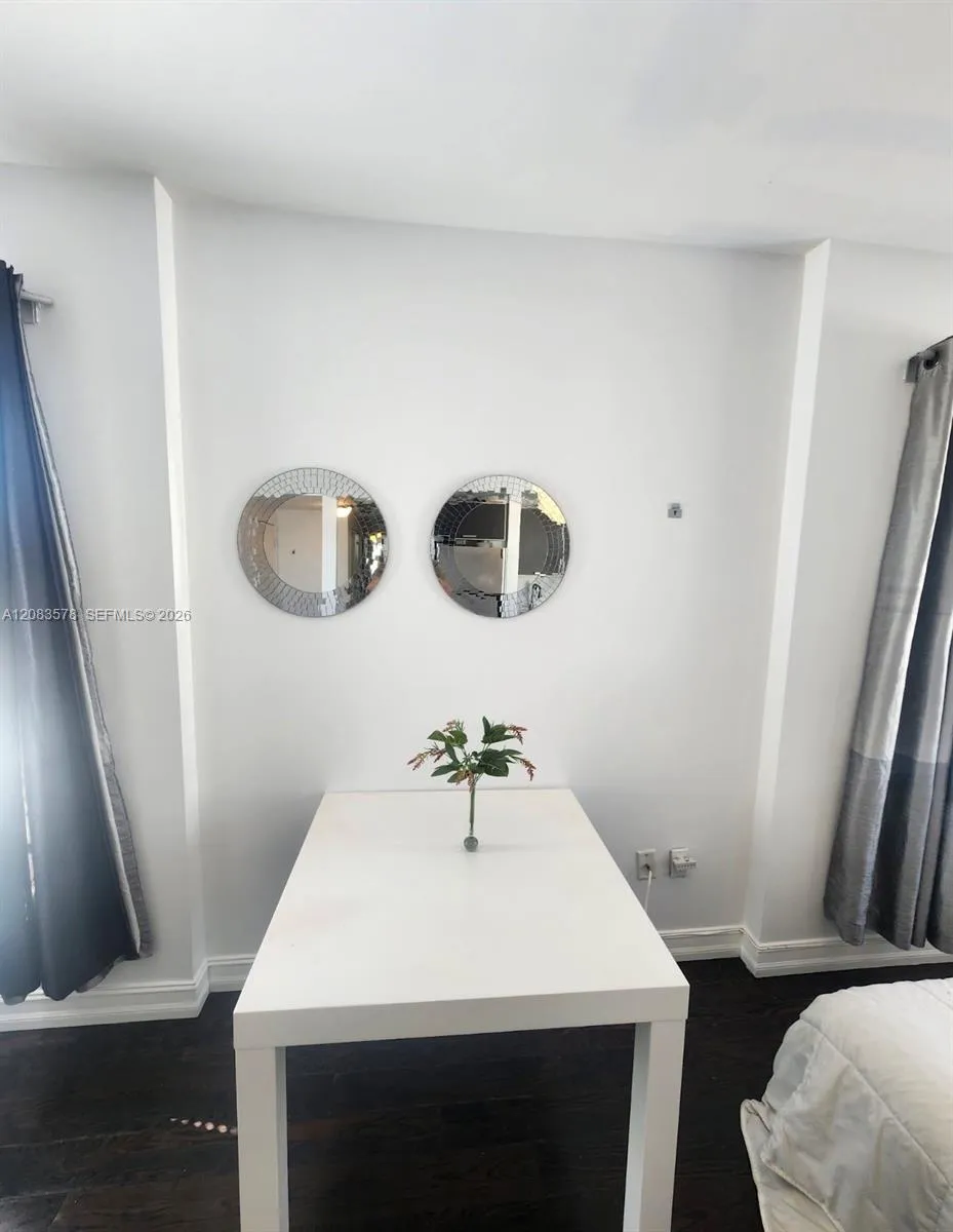 621 11th St #201 Miami Beach, FL 33139
