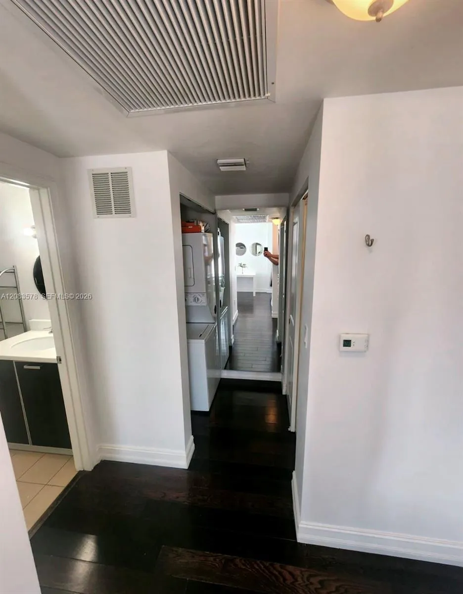 621 11th St #201 Miami Beach, FL 33139
