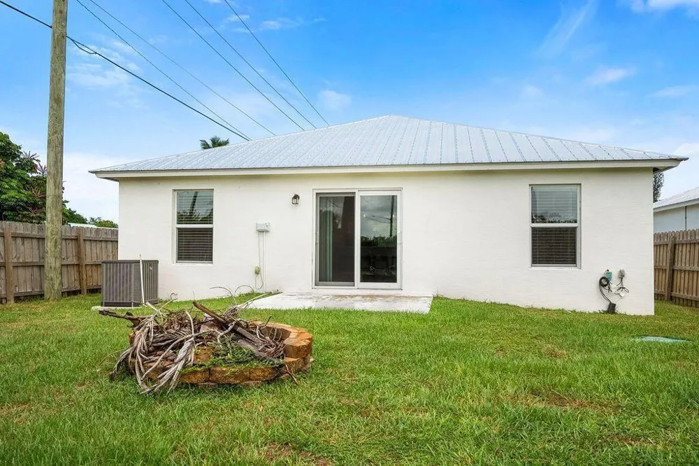 5078 SE ISABELITA AVENUE Stuart, FL 34997