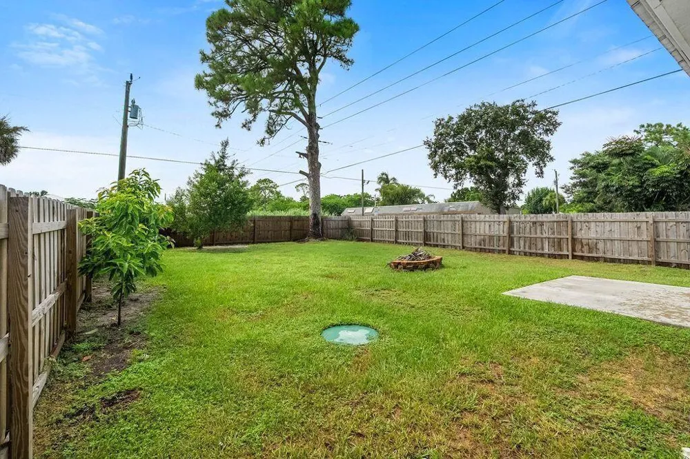 5078 SE ISABELITA AVENUE Stuart, FL 34997