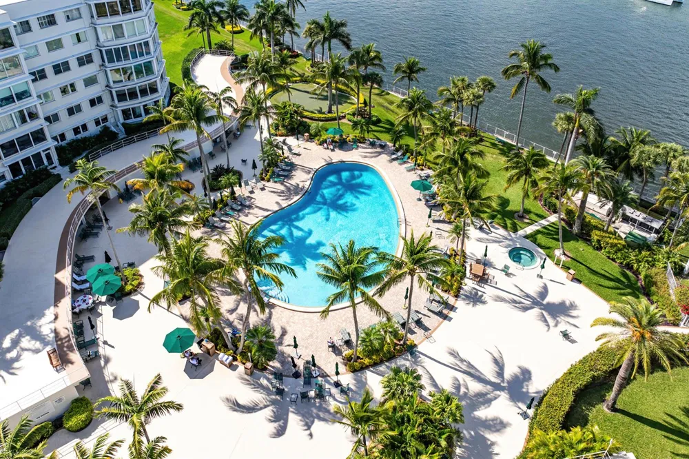 44 COCOANUT Row #526B Palm Beach, FL 33480
